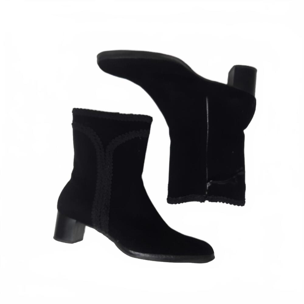 Vintage 1960's Snowbelles Black Suede Women's Heeled Boots with Shearling Lining